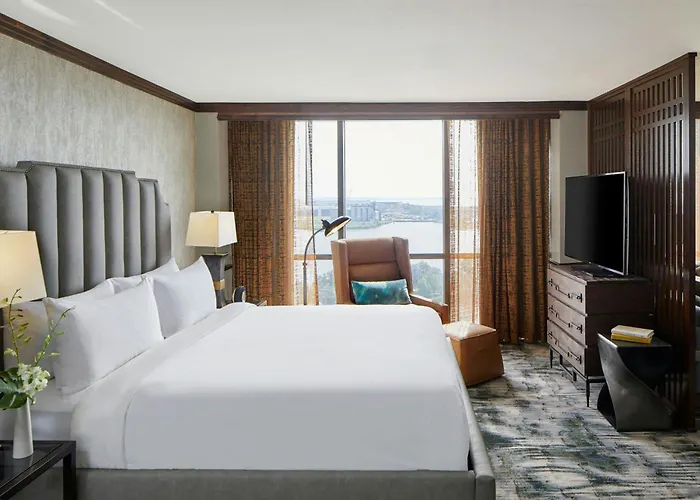 Renaissance Mobile Riverview Plaza Hotel